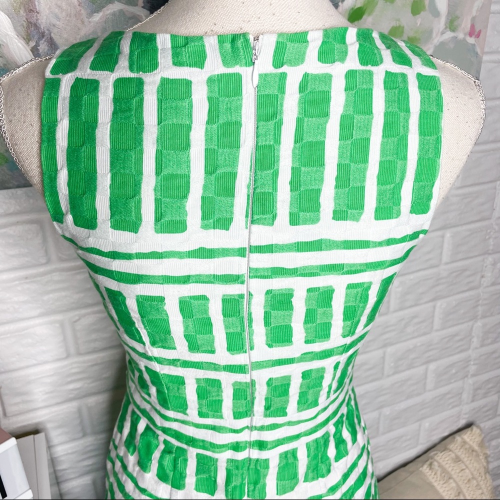 Taylor Green & White Printed A Line Dress Size 4 - Picture 4 of 4